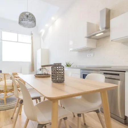 Apartment Modern On Two Levels, 3 Minutes From The Sea *